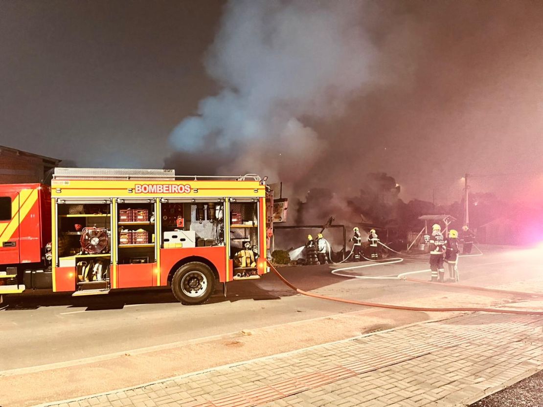 INCÊNDIO EM BORRACHARIA É COMBATIDO POR BOMBEIROS EM MAFRA - Blog de  Notícias